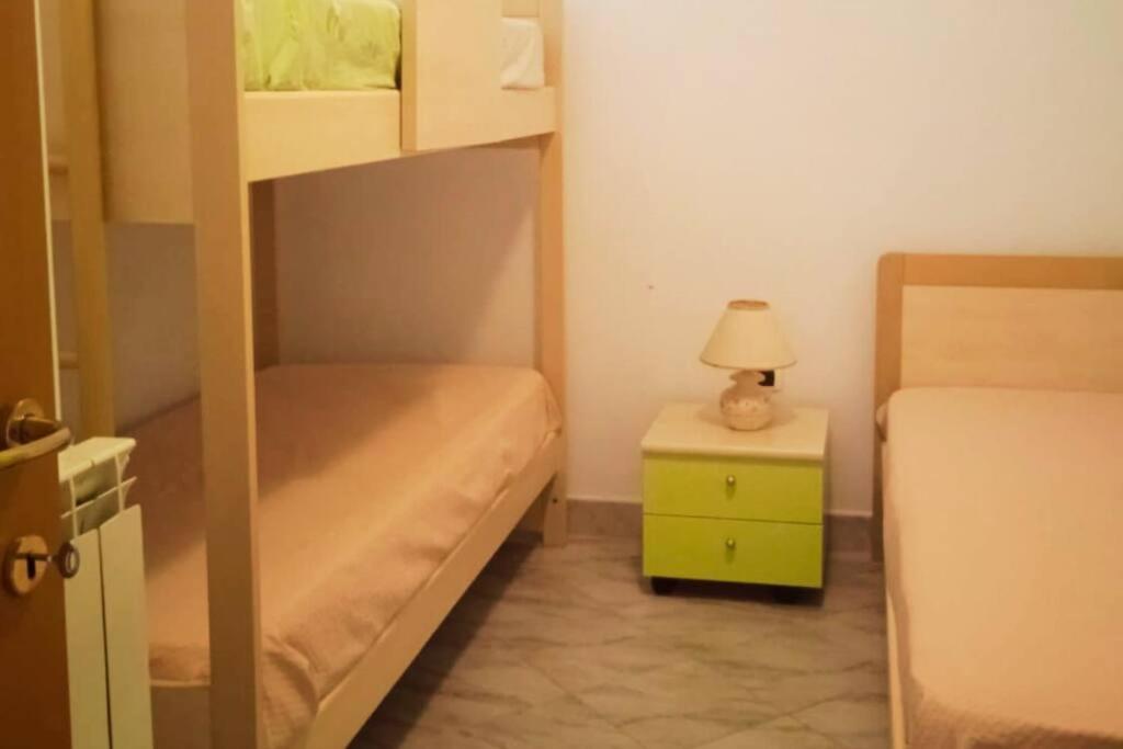דירות ג'ובינאצו Casa Flora A Due Passi Dal Mare מראה חיצוני תמונה